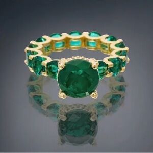 Emerald Green Eternity Ring w Round Center Stone Sz 7
